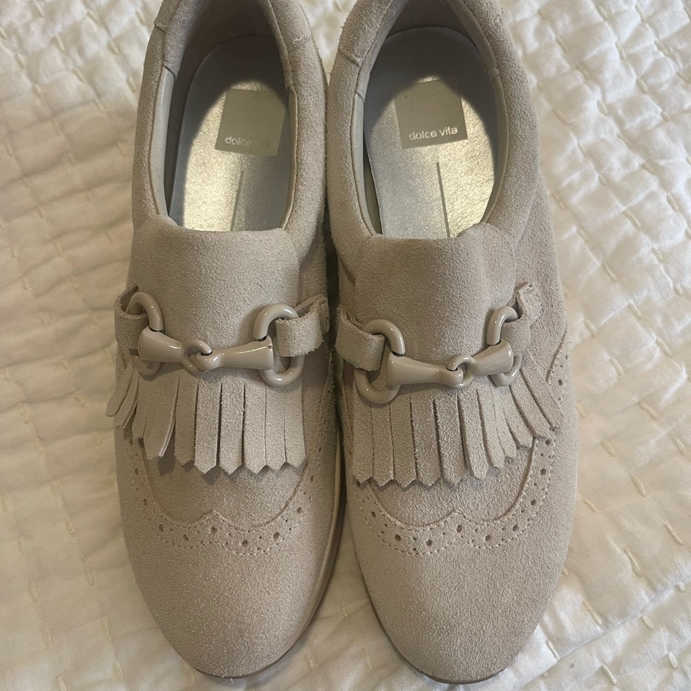 Dolce Vita Beige Women's Fringe Loafers